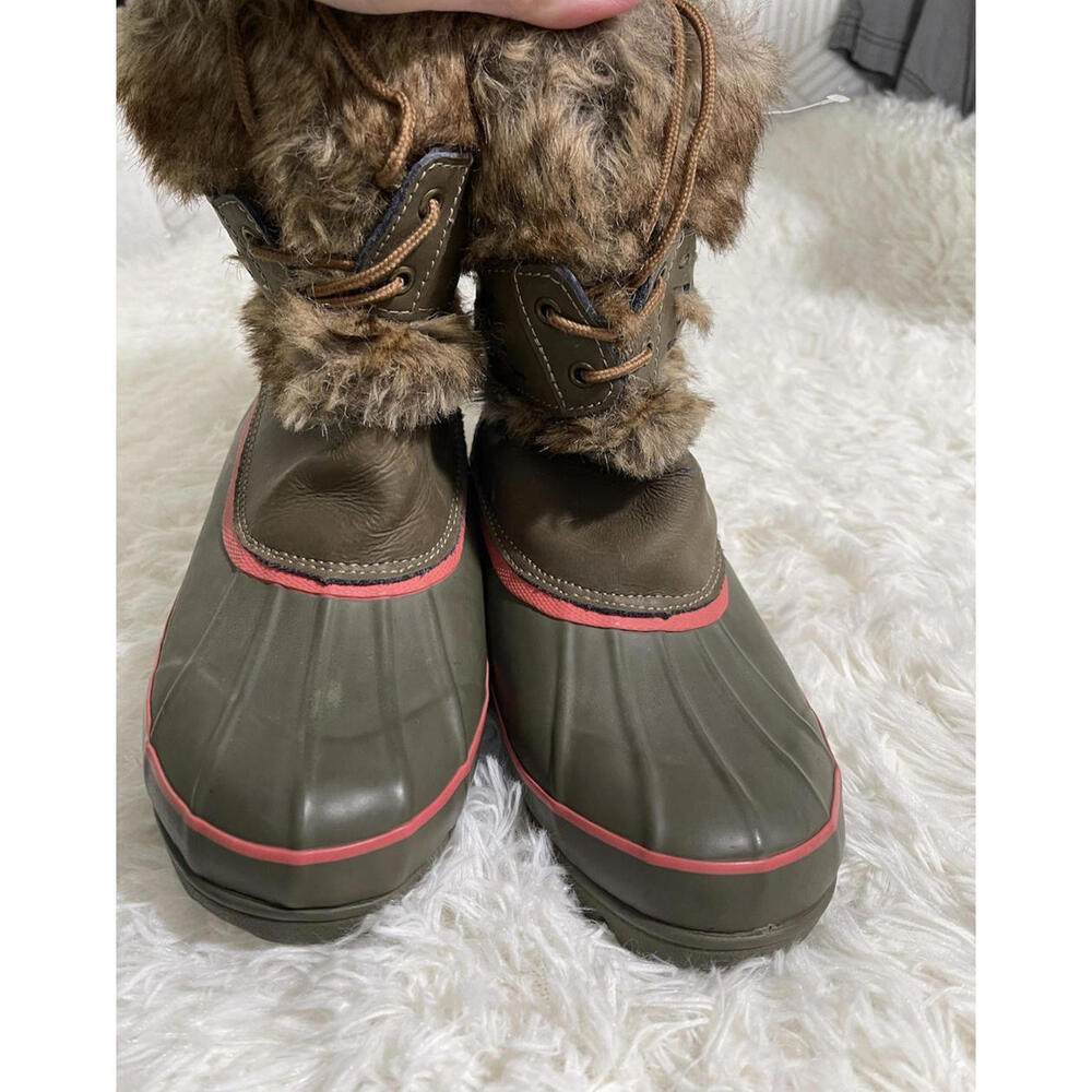 Khombu Nola Woman's Leather/Rubber Winter Boots Faux Fur Sz 8M Waterproof